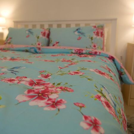 Mountain View Apartment - Short Drive To Beaches Bryngwran Екстер'єр фото